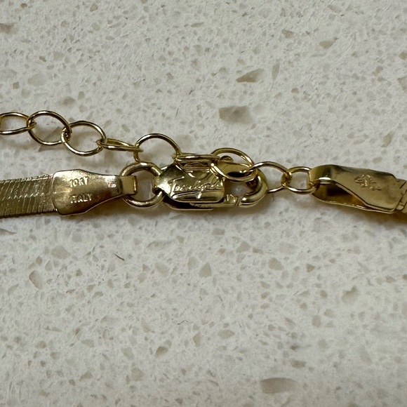 SOLD ❤️ 10k Solid Gold Herringbone Chain Made in Italy - Picture 3 of 3